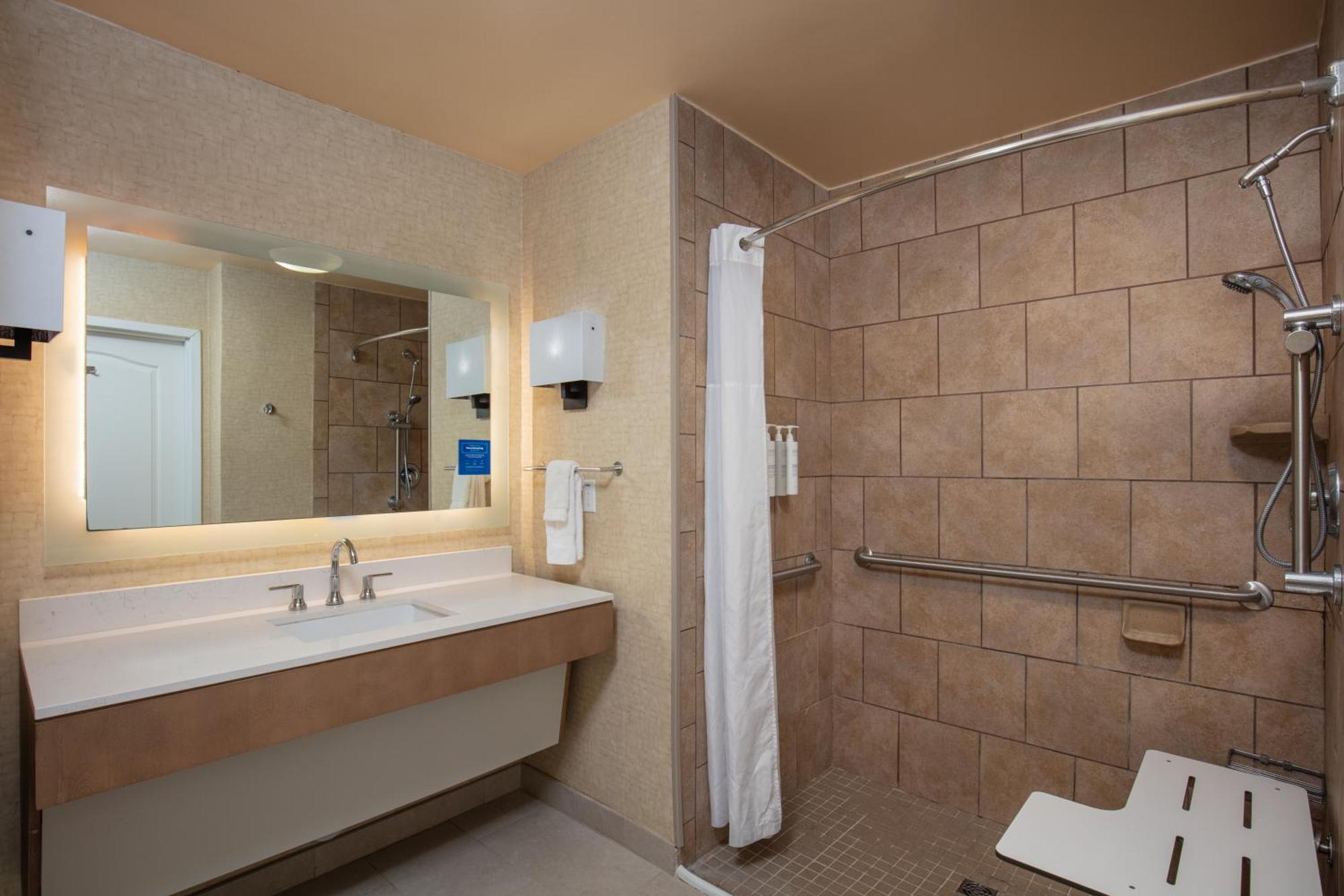 Hotel Homewood By Hilton Fairfield-napa Valley Area 3*